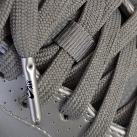 Nike - Air Force 1 Low ‘07 LV8 - Metallic Silver - Size 10 - Picture 4 of 12